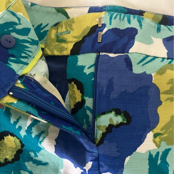 LOFT Blue and Green Floral Women's Shorts size 14. - Picture 3 of 7